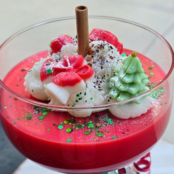 Holiday Candle ✦ Mistletoe & Cinnamon ✦ Soy Wax in XL Wine Glass w/ Green Stem - Picture 7 of 8